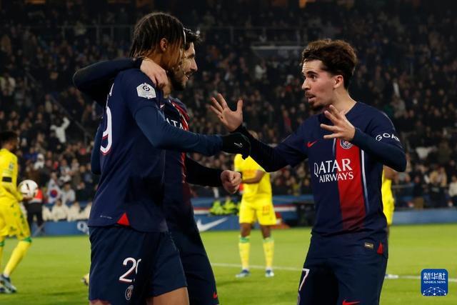 意媒：米兰派球探现场考察亨克18岁前腰卡雷察斯（意媒：米兰球探到现场考察亨克18岁前腰卡雷察斯）