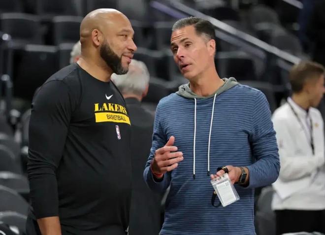 川普狂喜，乡下人乐队将在世界杯抽签仪式结束后表演《YMCA》（乡下人乐队将在世界杯抽签结束后献唱《YMCA》，令川普兴奋不已）