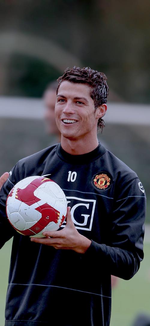 官方：拜仁女足与日本女足国脚谷川萌萌子续约至2029年（拜仁女足官宣与日本国脚谷川萌萌子续约至2029年）