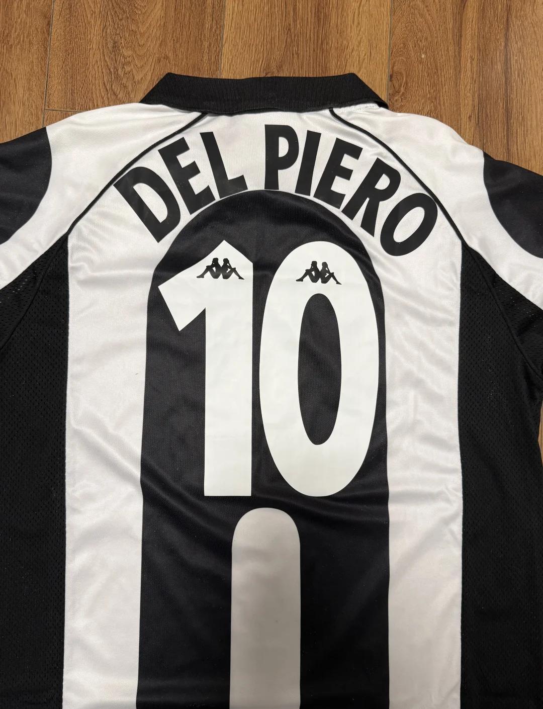 新疆一家进出口贸易公司向阿图什市捐赠足球场，价值1亿元