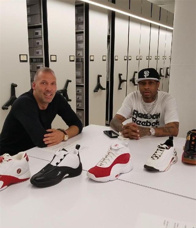 门德斯：不知道为啥有这么多关于亚马尔的噪音，我们都年轻过（门德斯：不解外界为何对亚马尔喧嚣不止，我们都曾年少）