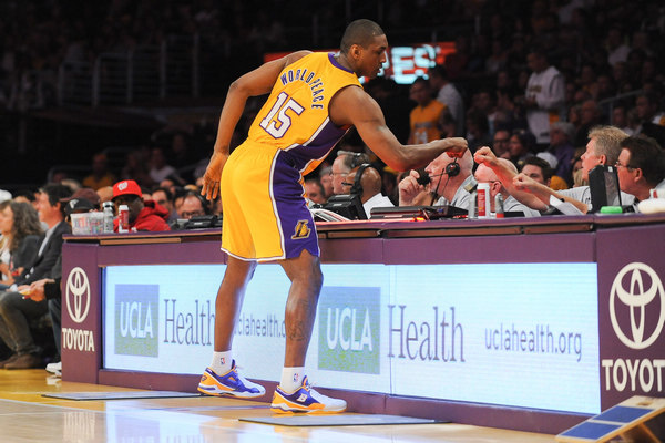 皇马更衣室，谁话事？（皇马更衣室，谁作主？）