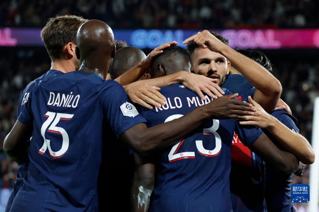 穆斯利奇：杜塞尔多夫实力远超目前排名；球队每天都付出全部（穆斯利奇：杜塞尔多夫实力不止当前排名，球队每天倾尽全力）