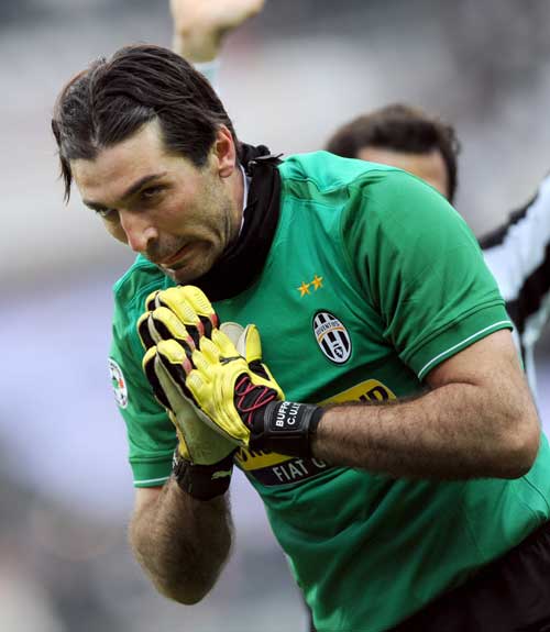 斯内德：我不是健美运动员没去过健身房；枪手今年会有所作为（斯内德：我非健美型，从未进健身房；阿森纳本赛季可期）