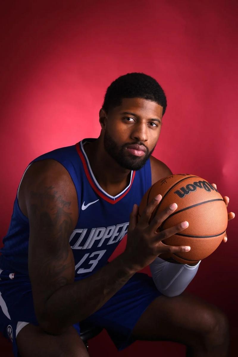 意天空：罗马已就齐尔克泽与曼联谈判，双方每天都在进行对话（意天空：罗马与曼联就齐尔克泽转会磋商，双方保持每日沟通）