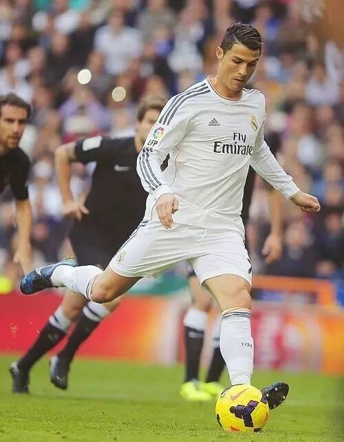 弗里克：佩德里有可能首发；收到消息后我起床看了皇马的集锦