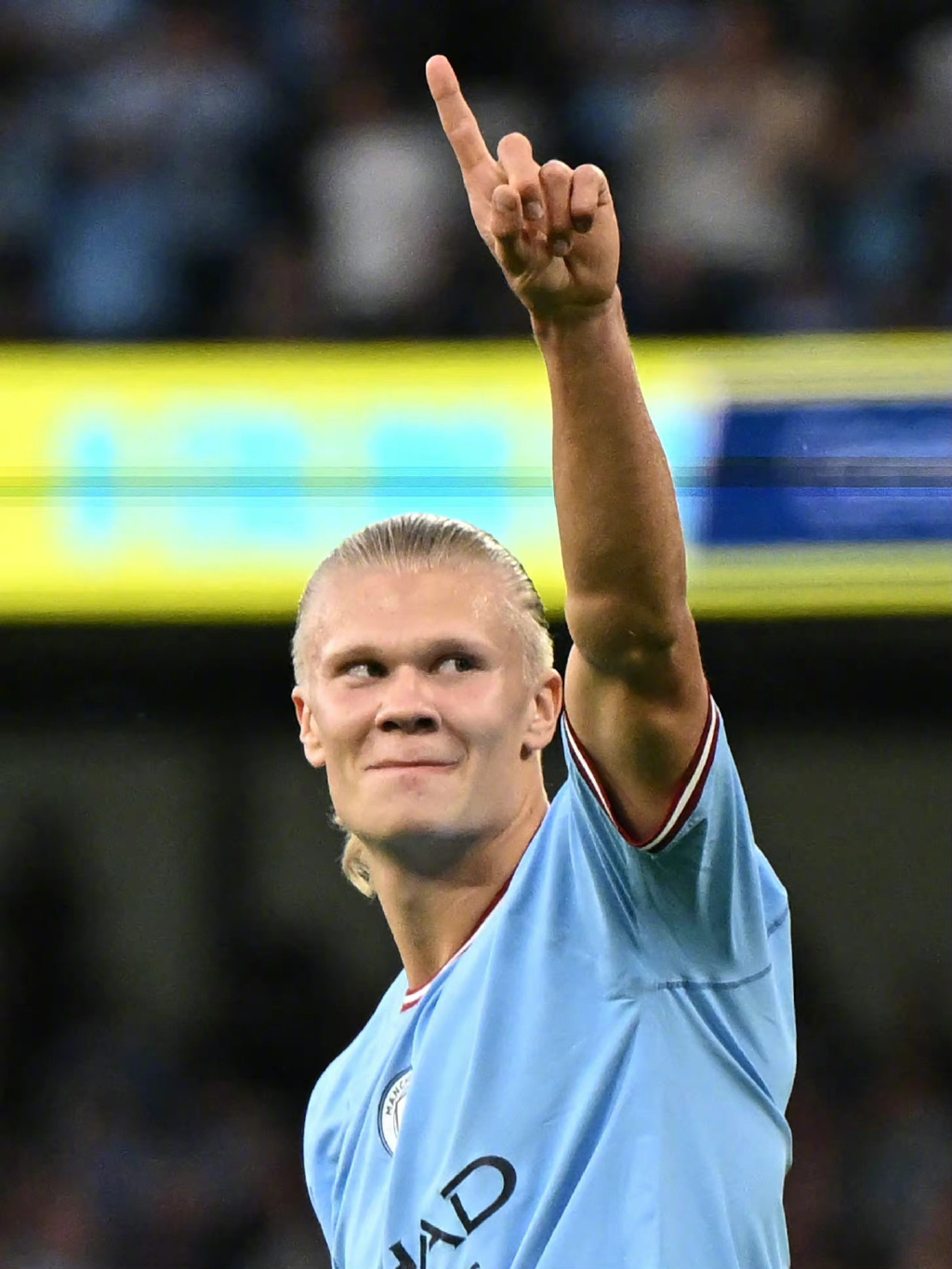 极致空气动力学 1997年迈凯伦梅赛德斯F1车队的Actros 2557运输车（空气动力学巅峰：1997年迈凯伦-梅赛德斯F1车队Actros 2557运输车）