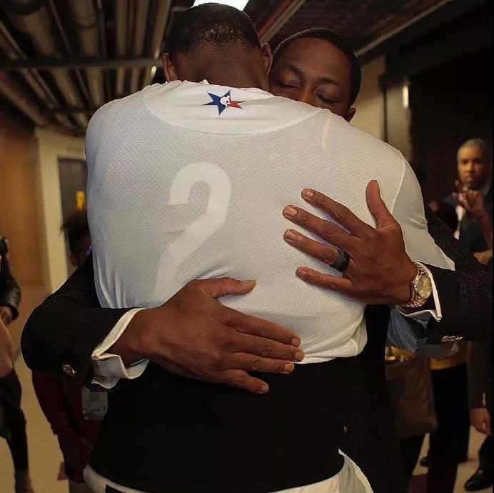 齐沃：在比赛的某个阶段全队都过度兴奋，缺乏清晰的思路（齐沃：比赛一度全队情绪过热，思路不够清晰）